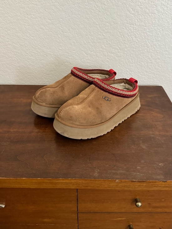 UGG Shoes - UGG Tasman (Tazz) Platform Mule with Red Trim